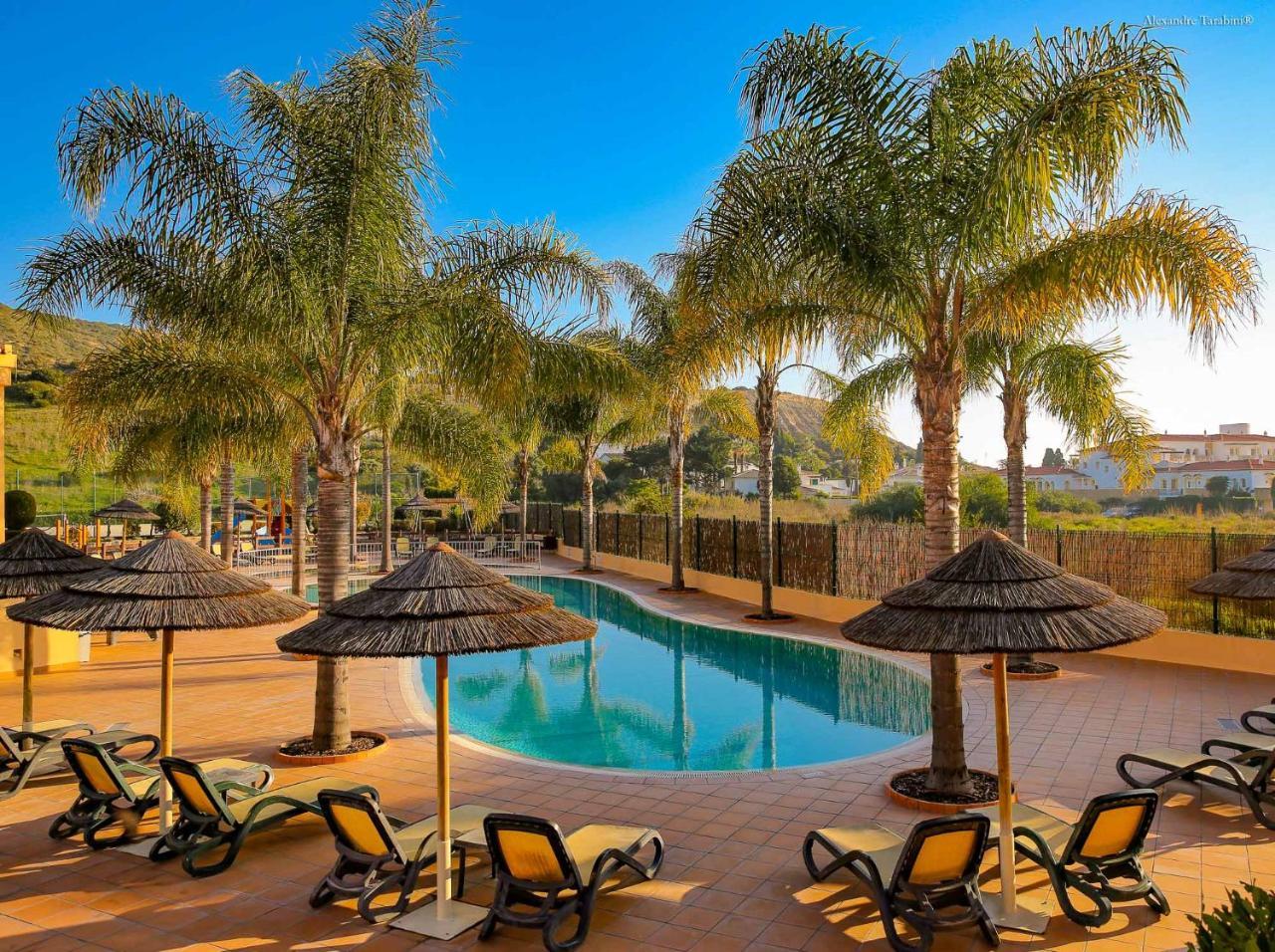 Luzbay Pool Apartments Luaran gambar